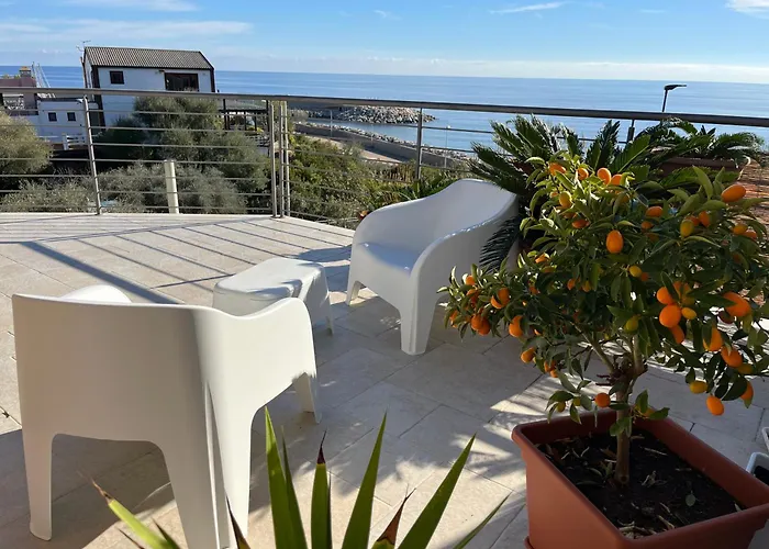 Sea House Iun Q7317